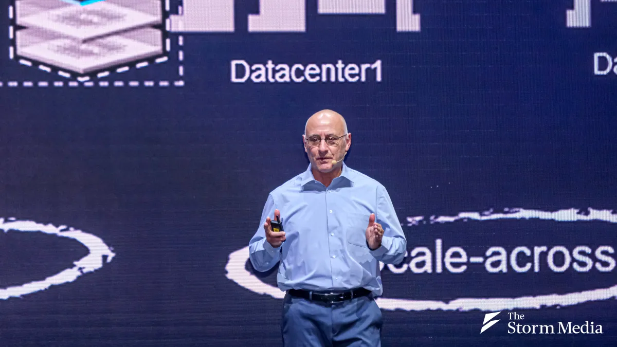 Broadcom Senior Vice President and General Manager of Core Switching Asad Khamisy speaks at the SEMICON Taiwan 2026 CEO Summit at Nangang Exhibition Center on September 2. (Photo by Liu Wei-Hung)