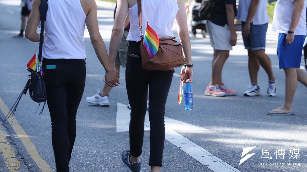 對於台灣尚未通過的「跨國同性婚姻」困境,12日台灣伴侶權益推動聯盟召開記者會。圖為2020年同志大遊行。(資料照,陳品佑攝) 對於台灣尚未通過的「跨國同性婚姻」困境,12日台灣伴侶權益推動聯盟召開記者會。圖為2020年同志大遊行。(資料照,陳品佑攝)