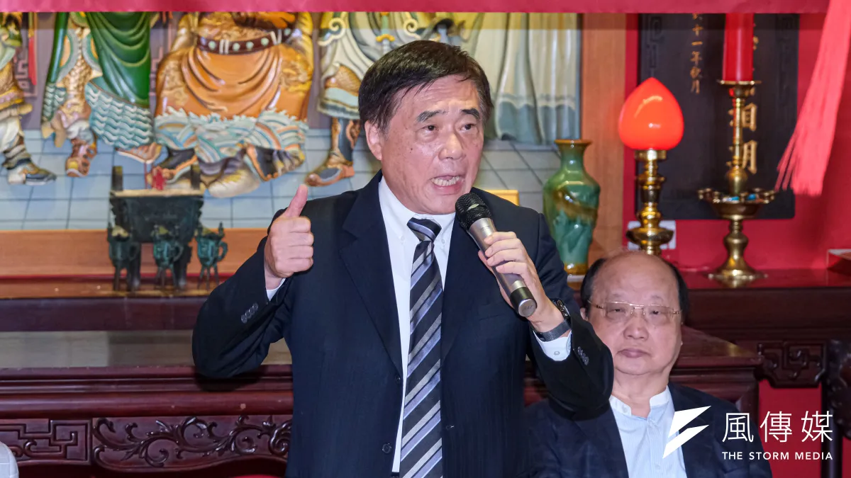 國民黨主席候選人郝龍斌(中)拜會全國公教軍警消聯合總會。(劉偉宏攝)