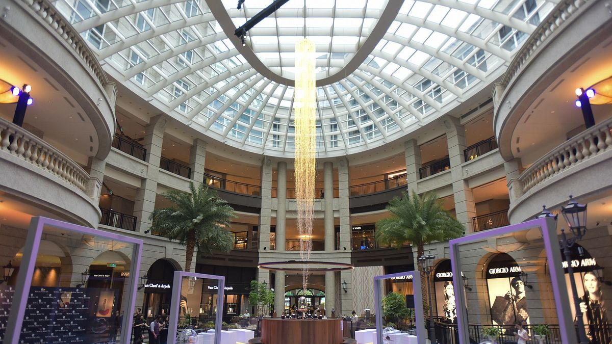 皇家禮炮嗅覺藝術特展聞香區,令每一位矇眼步入展間的受眾,彷彿都經歷了一場華麗的冒險。(圖/皇家禮炮提供) 皇家禮炮嗅覺藝術特展聞香區,令每一位矇眼步入展間的受眾,彷彿都經歷了一場華麗的冒險。(圖/皇家禮炮提供)