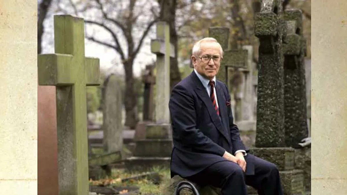 歐列格.戈傑夫斯基迄今仍使用假名,逃離俄國後就搬進蘇格蘭的「安全屋」裡。(野人出版)