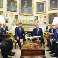 24日、トランプ米大統領と習近平中国国家主席がホワイトハウスで会談。米中双方が関係緩和を模索するシグナルを発し、台湾海峡情勢の沈静化をもたらした。(AP通信) 24日、トランプ米大統領と習近平中国国家主席がホワイトハウスで会談。米中双方が関係緩和を模索するシグナルを発し、台湾海峡情勢の沈静化をもたらした。(AP通信)