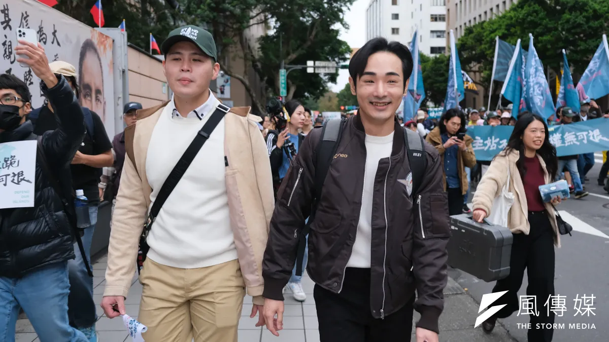 民進黨發動「大罷免」運動遭逢重大挫敗後,網紅「閩南狼」(左)與「八炯」(右)意外展開互撕大戰,這場內鬥猶如一面照妖鏡。(劉偉宏攝)