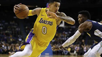 洛杉磯湖人上一季表現優異的新秀庫茲馬,對於外界不看好這批年輕的湖人感到不以為意,認為大家低估全新的湖人。(美聯社)