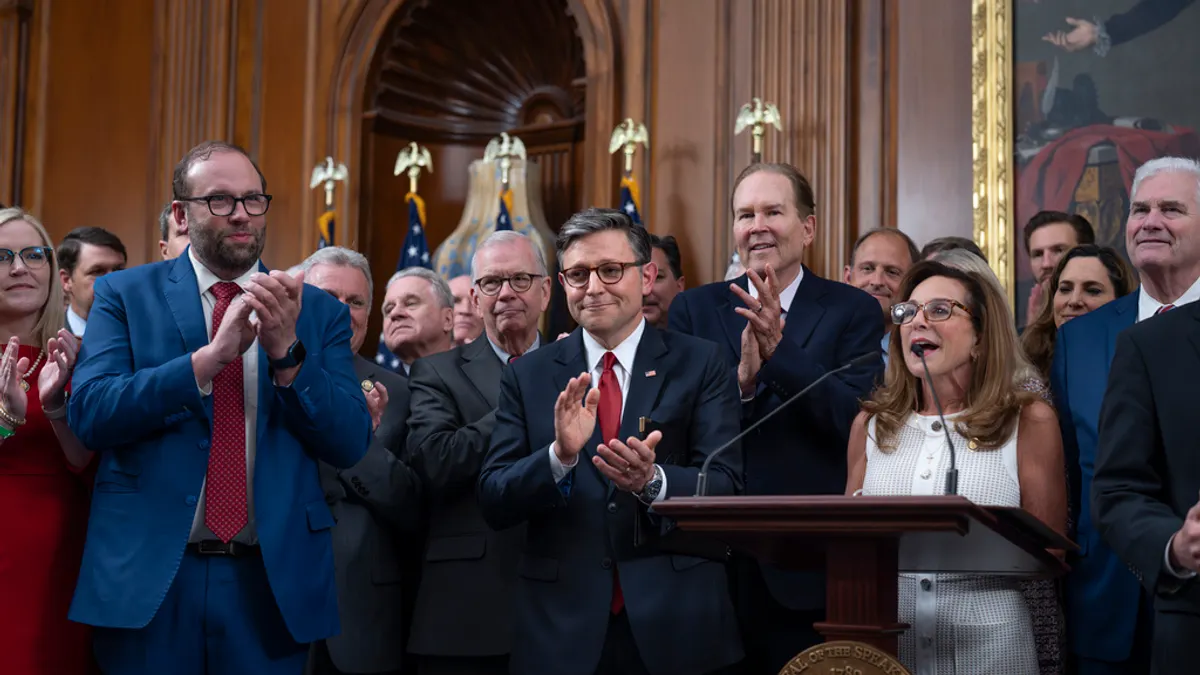 眾議院議長強生表示,針對《GENIUS法案》眾議院將在美東時間16日再次嘗試進行投票。(資料照,美聯社) 眾議院議長強生表示,針對《GENIUS法案》眾議院將在美東時間16日再次嘗試進行投票。(資料照,美聯社)