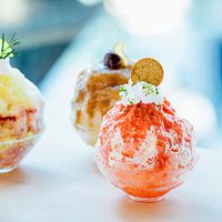 ライフスタイルショップ「AKOMEYA TOKYO」は、直営の飲食店「AKOMEYA食堂 神楽坂」にて、2025年6月26日(木)より夏季限定のかき氷メニューを販売開始する。(画像/ AKOMEYA TOKYO提供) ライフスタイルショップ「AKOMEYA TOKYO」は、直営の飲食店「AKOMEYA食堂 神楽坂」にて、2025年6月26日(木)より夏季限定のかき氷メニューを販売開始する。(画像/ AKOMEYA TOKYO提供)