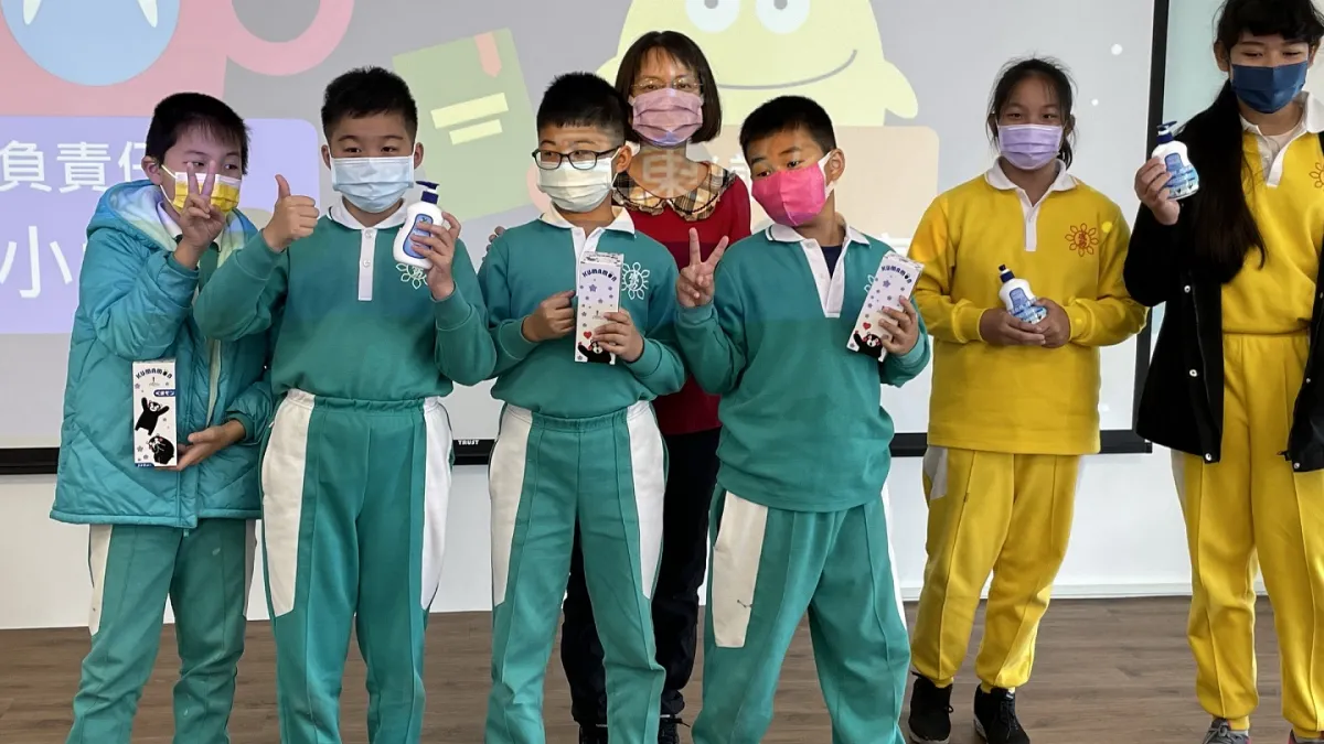 臺東縣環境保護局辦理「慢城x漫誠」廉政宣導,養成尚讚的臺東少年家。(圖/臺東縣政府環境保護局提供)