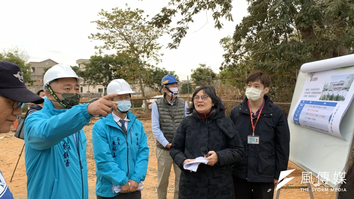 楊鎮浯縣長表示,日間照顧服務將結合家庭、社區資源,提供人性化及多元化的課程,讓長輩們都能就近受到安心的照護。(圖/楊經緯)