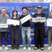 公視「2026觀點短片展」短片聚焦家庭、勞動與認同等議題,導演林郁盛(左起)、蕭郁儒、陳宣境、葉至然、宋采洵11日出席首映會,並分享創作理念。(公視紀錄觀點提供) 公視「2026觀點短片展」短片聚焦家庭、勞動與認同等議題,導演林郁盛(左起)、蕭郁儒、陳宣境、葉至然、宋采洵11日出席首映會,並分享創作理念。(公視紀錄觀點提供)