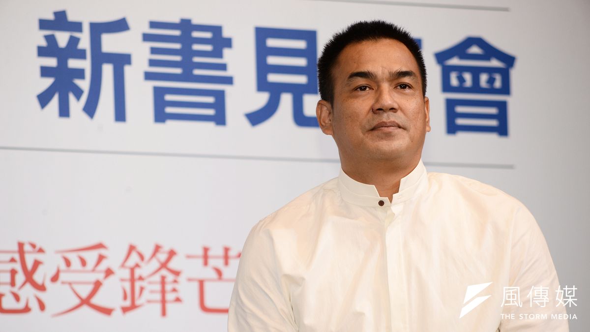 陳金鋒感謝所有一路支持他的人,「若台灣棒球沒有你們支持,也不會有今天的陳金鋒。」(甘岱民攝) 陳金鋒感謝所有一路支持他的人,「若台灣棒球沒有你們支持,也不會有今天的陳金鋒。」(甘岱民攝)