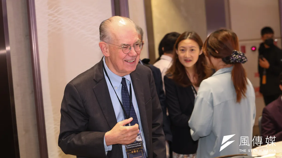美國芝加哥大學教授米爾斯海默(John Mearsheimer)以「攻勢現實主義」聞名,對俄烏戰爭、台海局勢與美伊戰爭的判斷屢屢引發全球辯論。圖為他2023年9月出席台北的地緣政治高峰論壇。(顏麟宇攝)