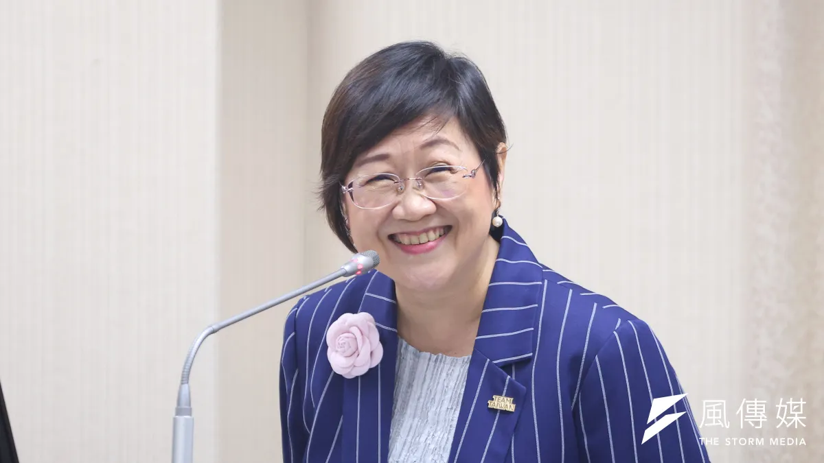 僑委會委員長徐佳青被爆多次讓兒子冒充「攝影官」跟著公費出訪,連美籍丈夫唐博偉也被指控開著駐美代表處的外交公務車,在美國跨州暢行無阻。(顏麟宇攝)