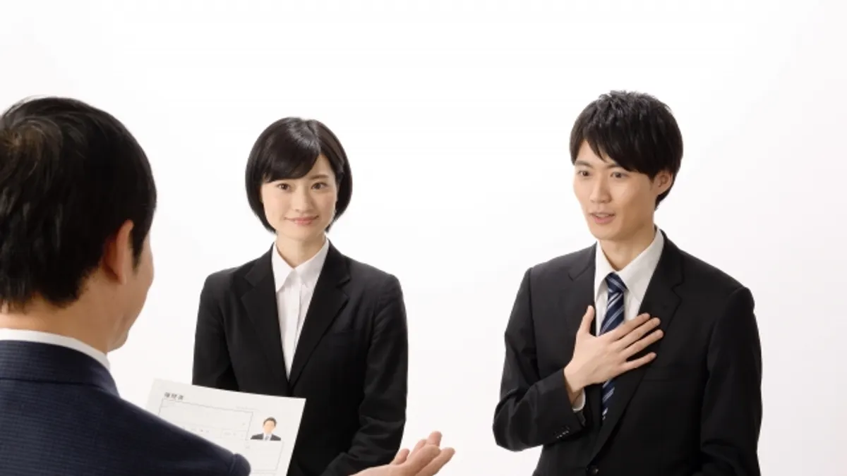 若要找到好工作或是獲得升遷,證明自己的工作能力並沒有那麼重要,重要的是建立信任感與穩固的關係,很多的招聘都是取決於態度,而不是才能。(資料照,取自PhotoAC) 若要找到好工作或是獲得升遷,證明自己的工作能力並沒有那麼重要,重要的是建立信任感與穩固的關係,很多的招聘都是取決於態度,而不是才能。(資料照,取自PhotoAC)