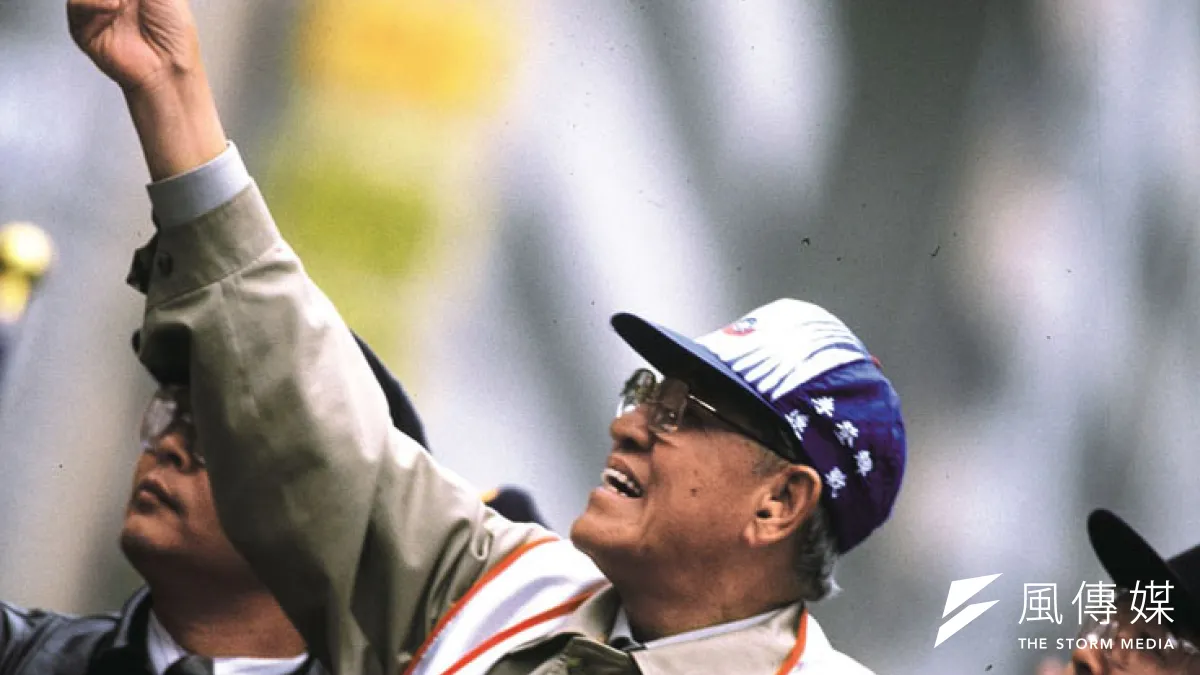 李登輝參選1996年競選總統,以「第一位台灣人總統」成功稀釋民進黨的動員。(新新聞資料照)