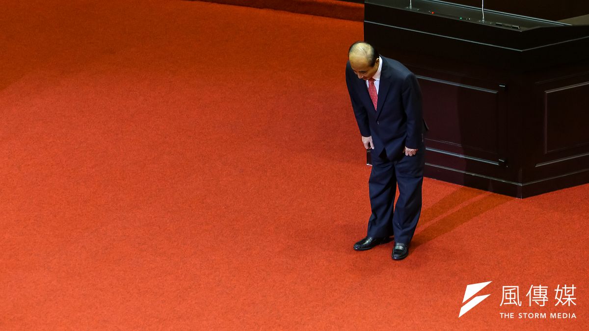 20191025-國民黨立委王金平25日於立院總質詢發言後鞠躬致謝。(顏麟宇攝) 20191025-國民黨立委王金平25日於立院總質詢發言後鞠躬致謝。(顏麟宇攝)