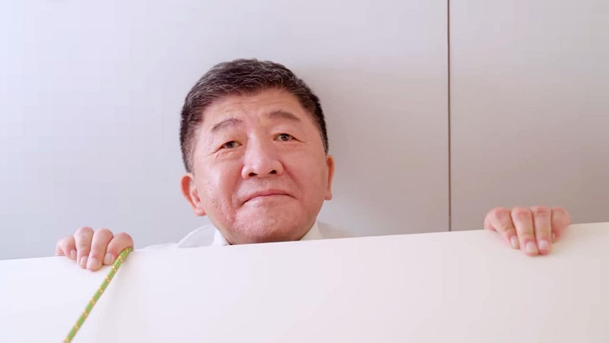 台北市長參選人陳時中推廣「公廁換免治馬桶」政策。(取自臉書) 台北市長參選人陳時中推廣「公廁換免治馬桶」政策。(取自臉書)