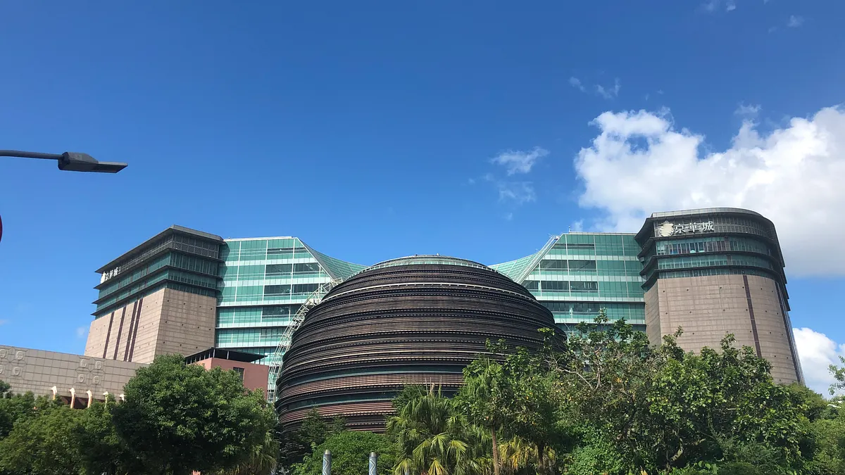 前政務委員張景森發文,談到京華城這30年來的故事。(資料照,何沛璇攝) 前政務委員張景森發文,談到京華城這30年來的故事。(資料照,何沛璇攝)