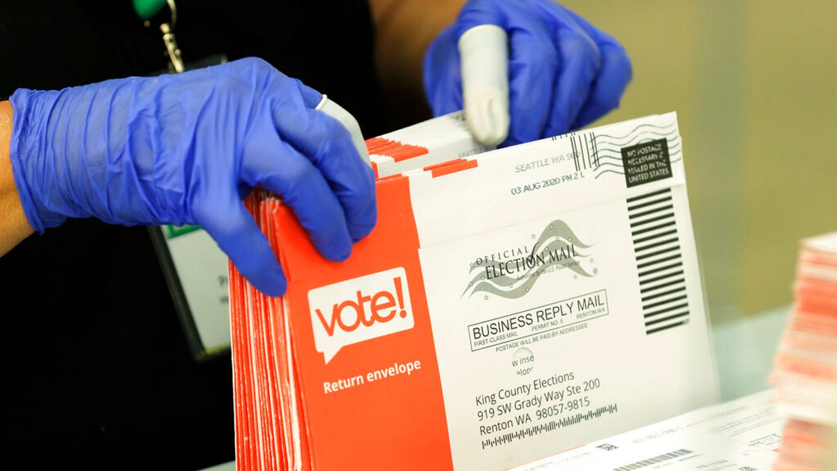 美國總統初選郵寄選票信封。(AP) 美國總統初選郵寄選票信封。(AP)