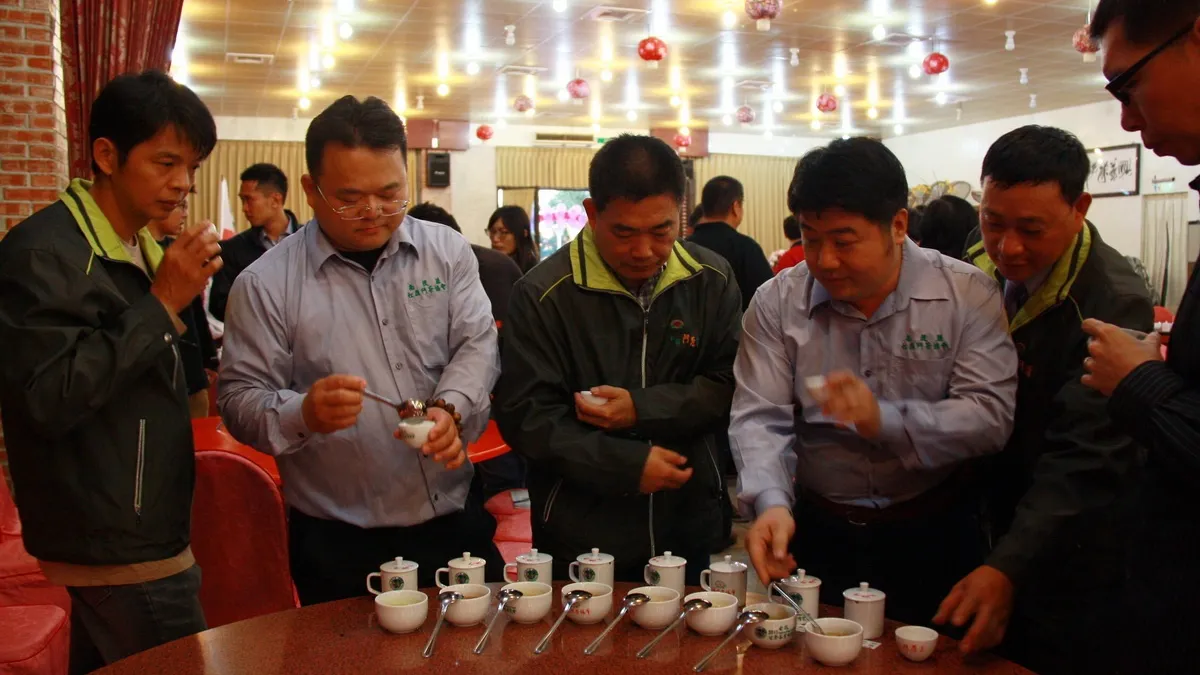 鬥茶協會鬥茶賽頒獎 募茶葉贈家扶華山助弱勢