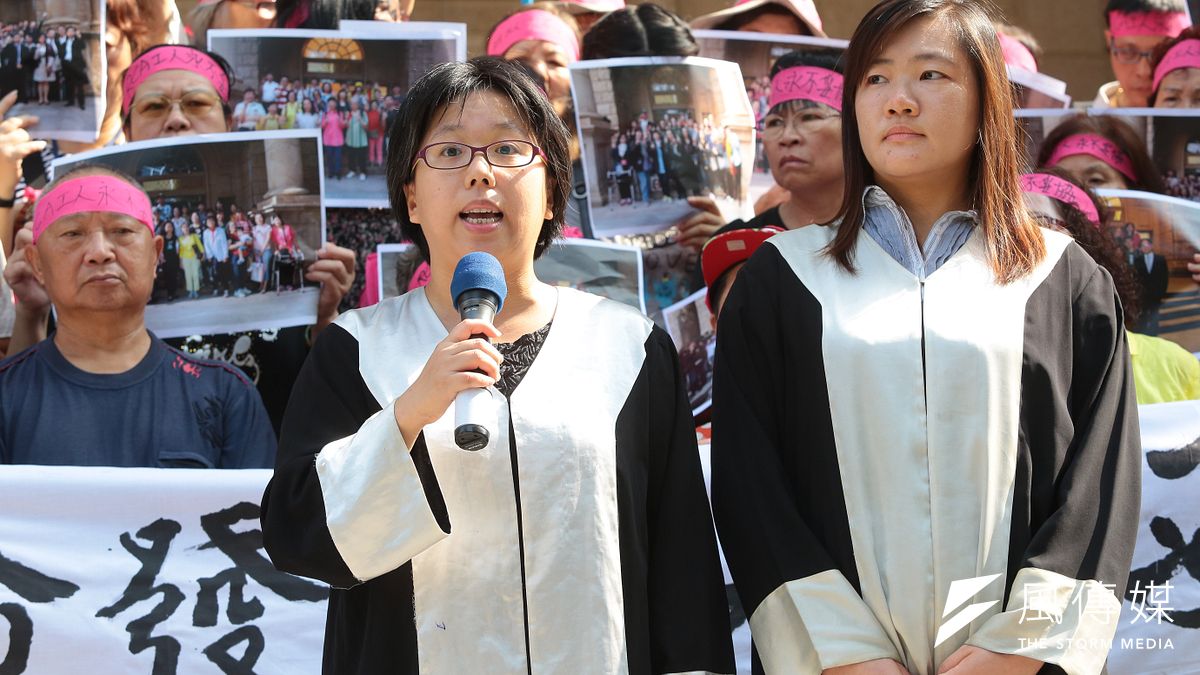 日前RCA二審被判敗訴,作者也對判決提出的疑慮。圖為RCA員工關懷協會委任律師楊雅瀅10月27日於高等法院門口召開「我們還在!RCA二審結辯,職病工人仍要發聲!」記者會。(資料照,顏麟宇攝) 日前RCA二審被判敗訴,作者也對判決提出的疑慮。圖為RCA員工關懷協會委任律師楊雅瀅10月27日於高等法院門口召開「我們還在!RCA二審結辯,職病工人仍要發聲!」記者會。(資料照,顏麟宇攝)