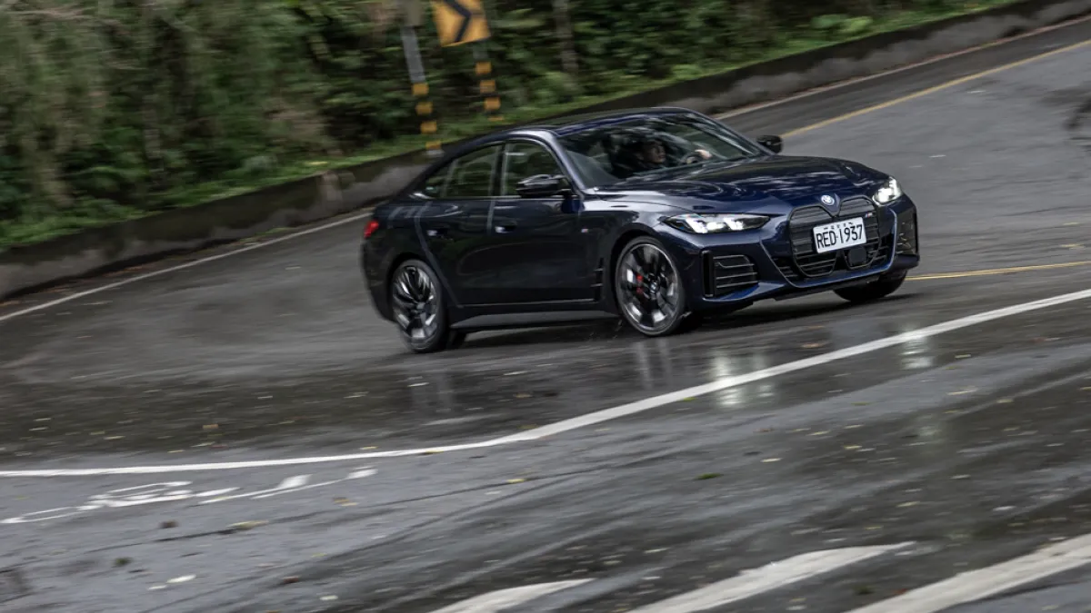 武鬥派純電 M4?BMW i4 M50 真能跨級挑戰?