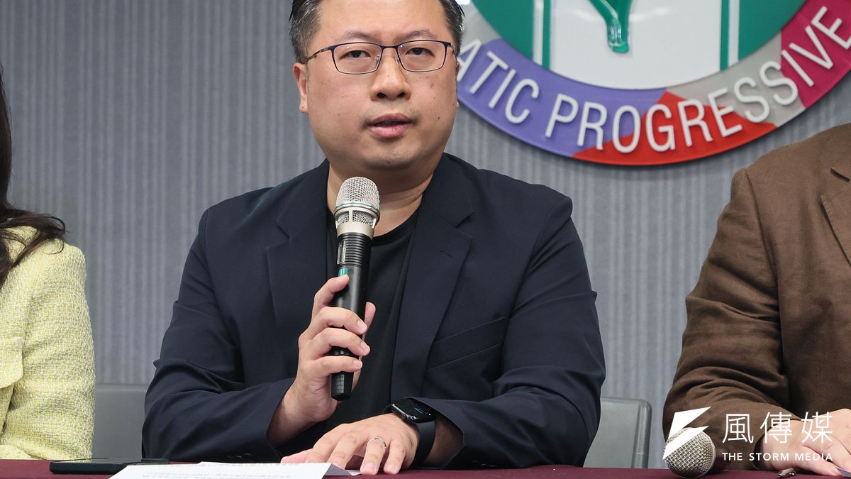 民眾黨今(22)日公布2024立委選舉不分區名單,民進黨發言人張志豪批評名單內一半是金主,一半是「柯友友」,對照民眾黨宣示的「新政治」價值,實在諷刺。(資料照,柯承惠攝) 民眾黨今(22)日公布2024立委選舉不分區名單,民進黨發言人張志豪批評名單內一半是金主,一半是「柯友友」,對照民眾黨宣示的「新政治」價值,實在諷刺。(資料照,柯承惠攝)