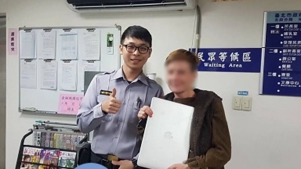 機智暖警拾獲筆電 利用臉書找到失主