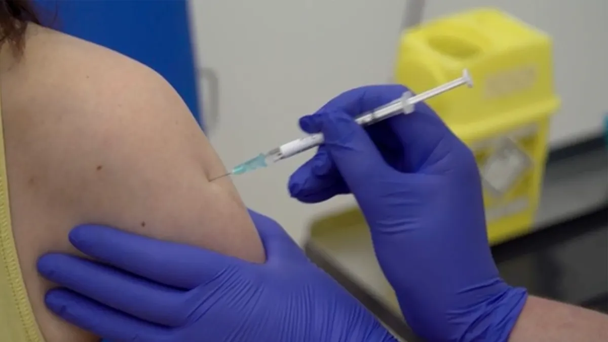 新冠肺炎在全球肆虐,疫苗研發工作正如火如荼進行(AP)