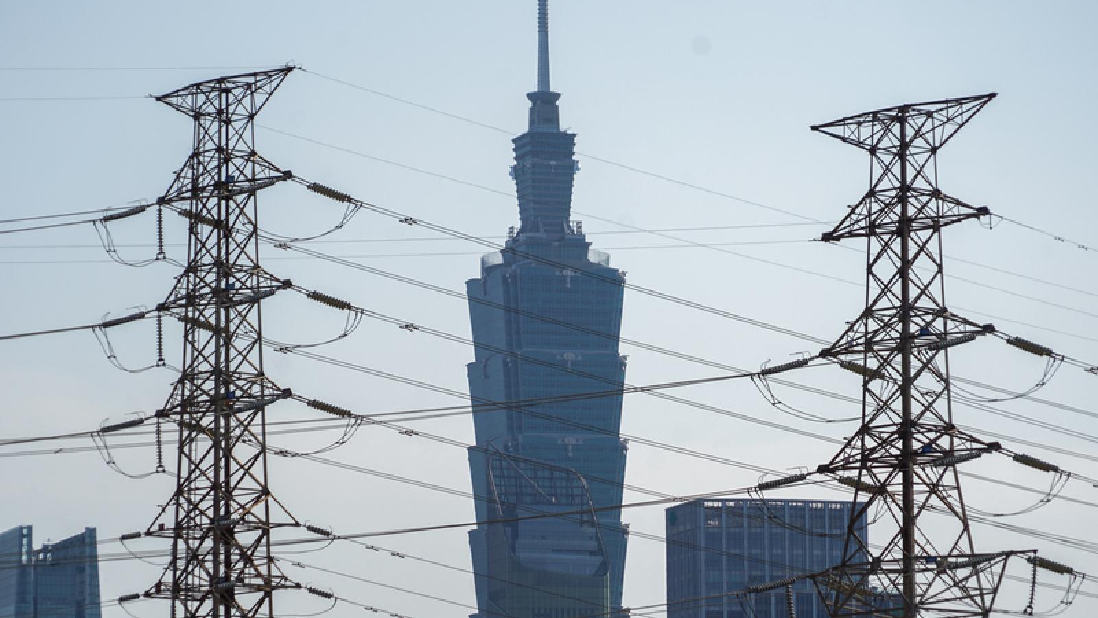下班國際線》別再只盯台積電、輝達!程正樺揭AI下一波兩大黑馬:電力概念股、光通訊族群