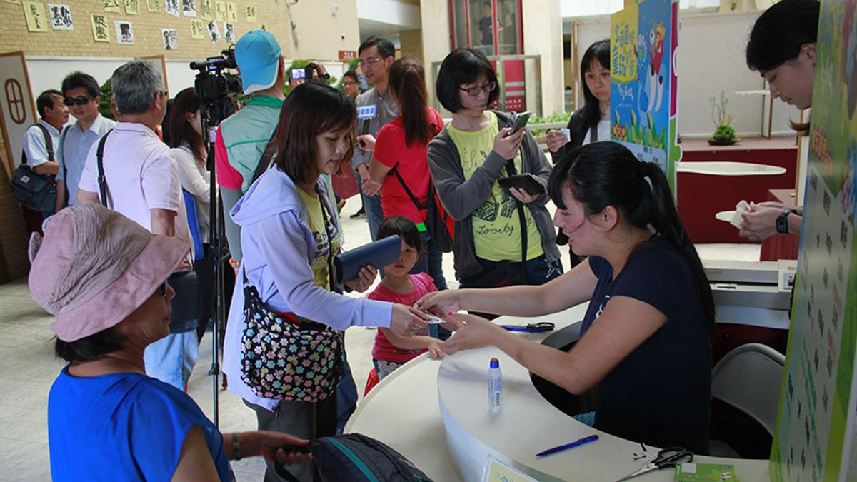 一律100元! 宜蘭縣民童玩護照熱賣中 一律100元! 宜蘭縣民童玩護照熱賣中