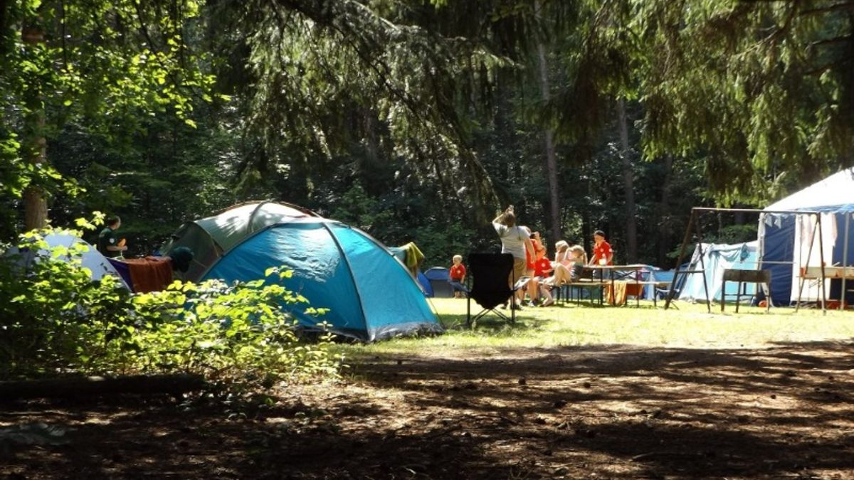 這幾年臺灣的山區道路,隨處可見的露營場地,用空拍機從空中鳥瞰臺灣的山頭,隨處可見坑坑疤疤。(示意圖/Pixabay) 這幾年臺灣的山區道路,隨處可見的露營場地,用空拍機從空中鳥瞰臺灣的山頭,隨處可見坑坑疤疤。(示意圖/Pixabay)