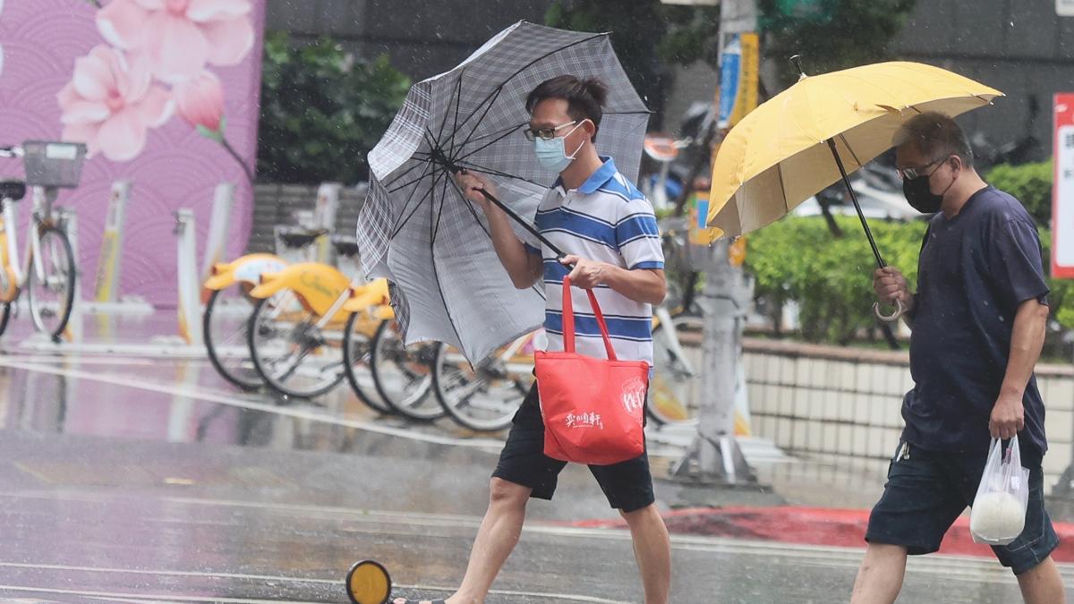 巴威颱風延後登陸?台灣估這時風雲變色 粉專看最新動態示警:變醜了仍要小心