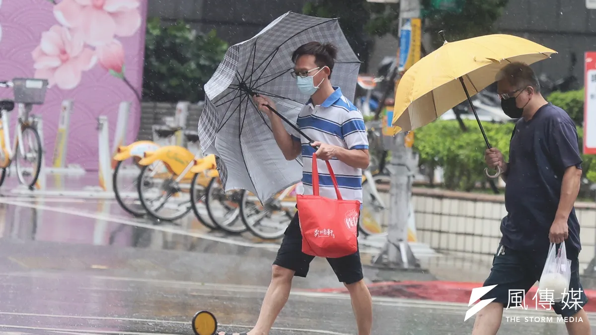 台中市政府宣佈,台中市2025年7月6日18時至24時停止上班、停止上課。(示意圖/柯承惠攝)