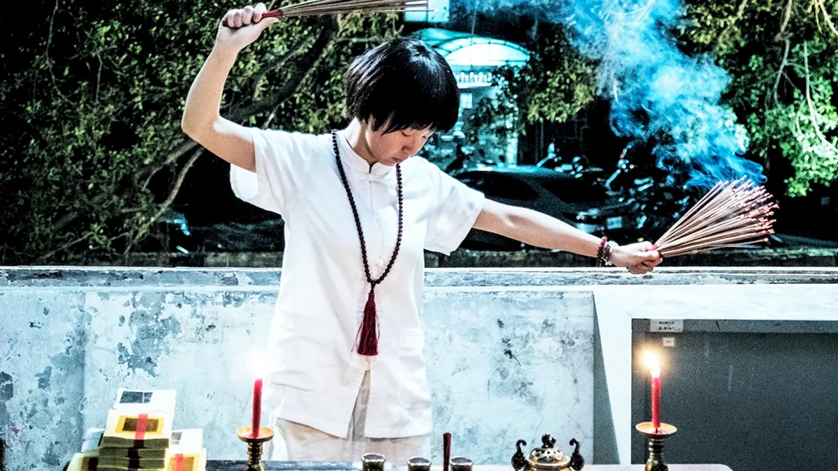 《通靈少女》原型人物索菲亞,談她看見的無形世界...(圖為郭書瑤劇照/公視提供) 《通靈少女》原型人物索菲亞,談她看見的無形世界...(圖為郭書瑤劇照/公視提供)