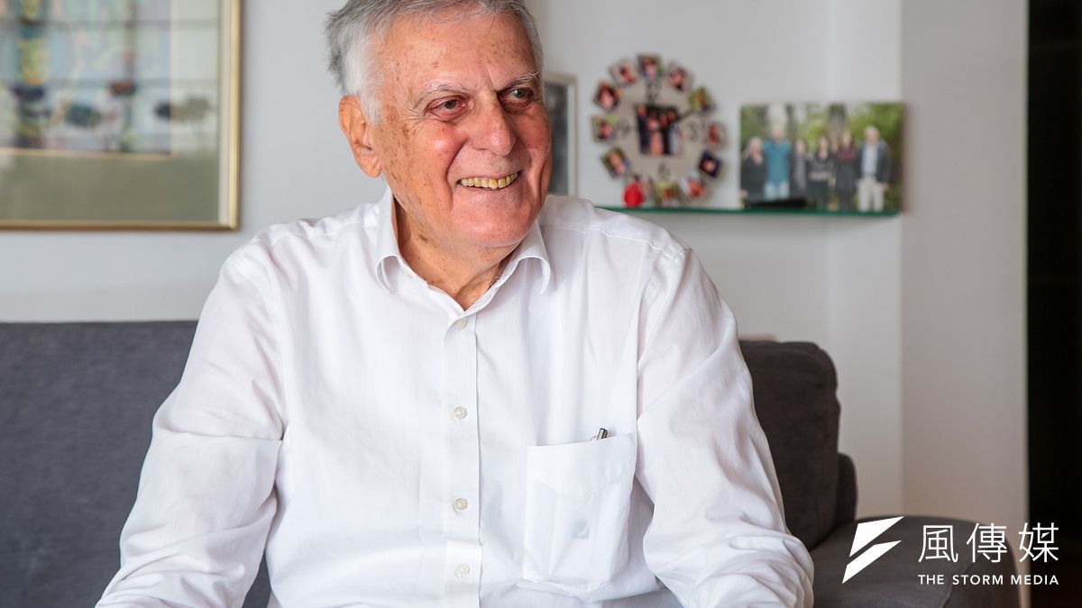 謝赫曼(Dan Shechtman)為以色列諾貝爾化學獎得主,他接受《風傳媒》專訪時暢談對教育的熱情。(顏麟宇攝) 謝赫曼(Dan Shechtman)為以色列諾貝爾化學獎得主,他接受《風傳媒》專訪時暢談對教育的熱情。(顏麟宇攝)