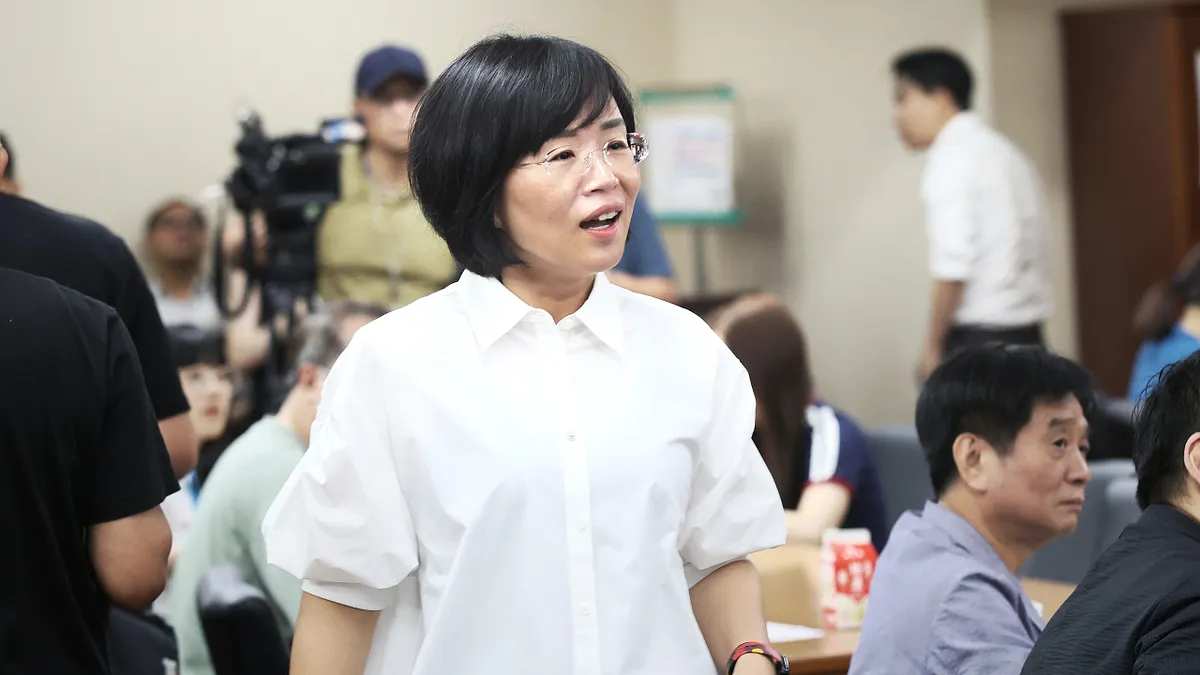 民進党選挙対策委員会は5日午後の会合で、新北市長選に立法委員の蘇巧慧(スー・チャオホイ)氏を擁立する方針を決定した。(資料写真/柯承惠撮影) 民進党選挙対策委員会は5日午後の会合で、新北市長選に立法委員の蘇巧慧(スー・チャオホイ)氏を擁立する方針を決定した。(資料写真/柯承惠撮影)