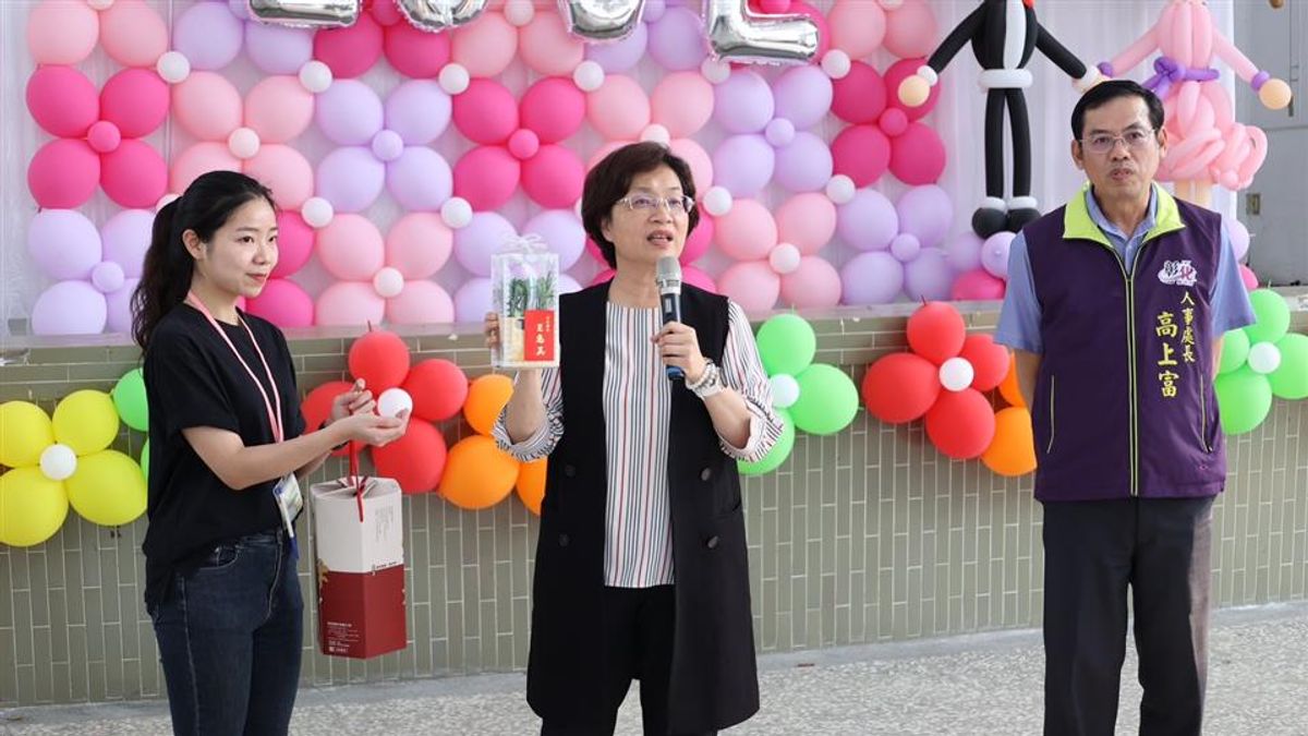 彰化縣長出席未婚聯誼活動宣布配對成功者另加贈高級餐券,為下次約會做好安排,延續良緣。(圖/彰化縣政府) 彰化縣長出席未婚聯誼活動宣布配對成功者另加贈高級餐券,為下次約會做好安排,延續良緣。(圖/彰化縣政府)