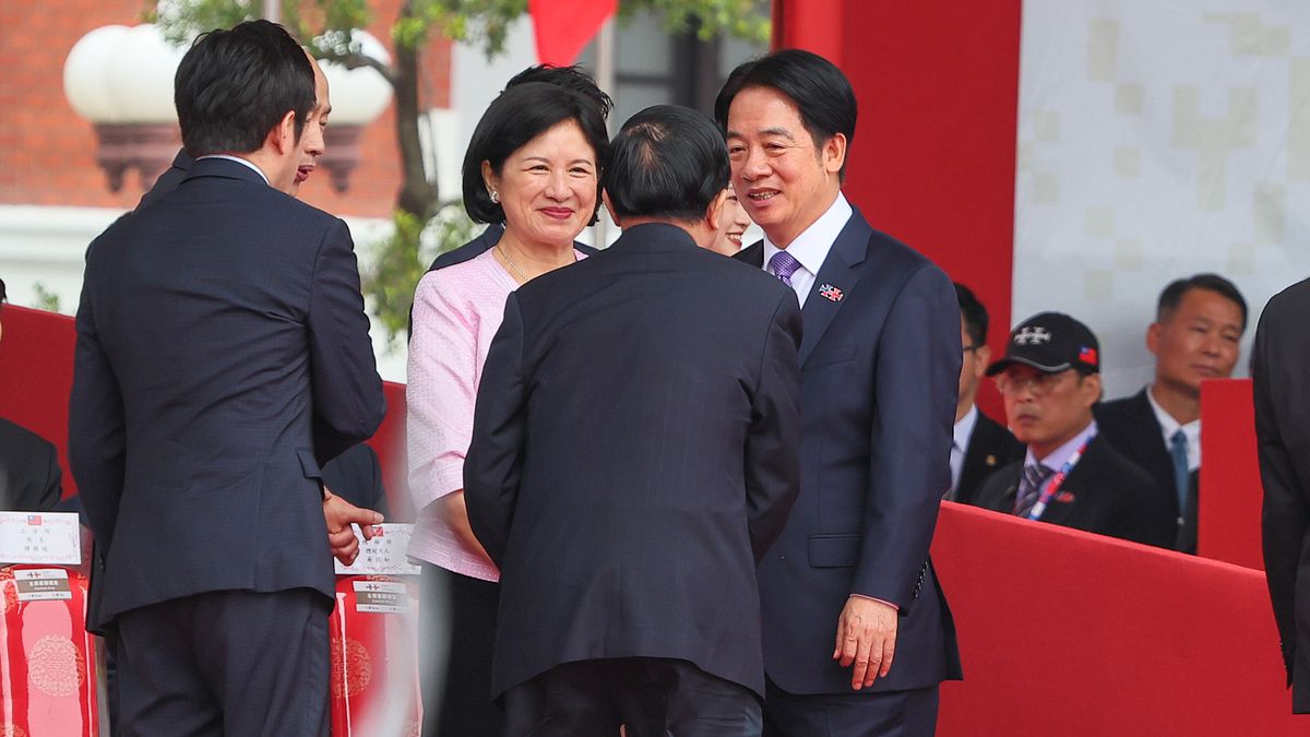 前總統陳水扁(右二)動作頻頻、被質疑在試探總統賴清德(右一)的底限。(資料照,顏麟宇攝) 前總統陳水扁(右二)動作頻頻、被質疑在試探總統賴清德(右一)的底限。(資料照,顏麟宇攝)