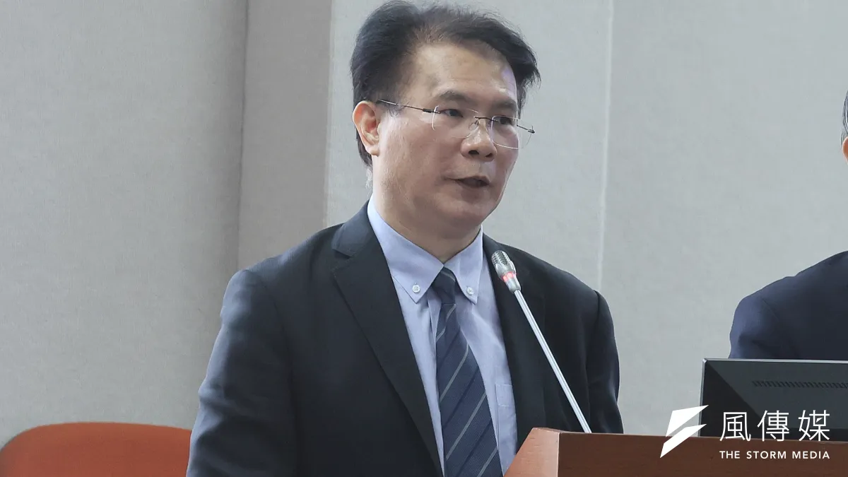 法務部常務次長黃謀信(見圖)15日於立法院司法法制委員會答詢時表示,法務部至今未收到研議赦扁的正式轉令,總統府也未指示研議特赦陳水扁。(柯承惠攝)