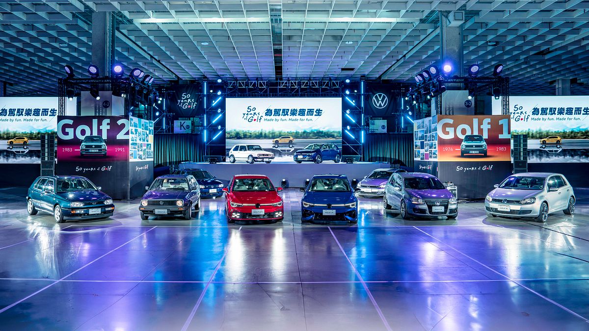 台灣福斯汽車近日盛大舉行「2024 Volkswagen 品牌嘉年華-歡慶 The Golf 50 週年」,與熱愛 Golf 的車主共同見證經典車款走過半世紀的美好旅程。(圖/台灣福斯) 台灣福斯汽車近日盛大舉行「2024 Volkswagen 品牌嘉年華-歡慶 The Golf 50 週年」,與熱愛 Golf 的車主共同見證經典車款走過半世紀的美好旅程。(圖/台灣福斯)