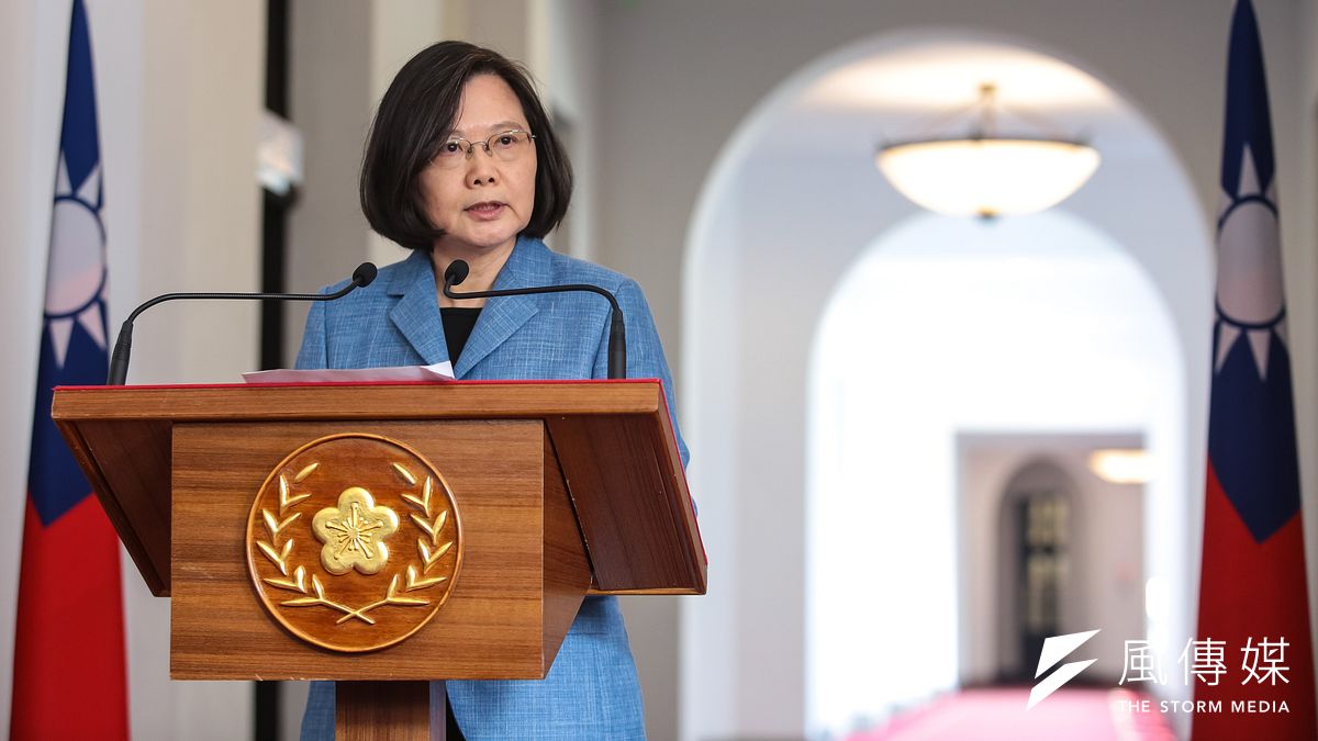 20190220-總統蔡英文20日進行迴廊談話,針對「兩岸和平協議」、連任和民調的議題發表看法。(顏麟宇攝) 20190220-總統蔡英文20日進行迴廊談話,針對「兩岸和平協議」、連任和民調的議題發表看法。(顏麟宇攝)