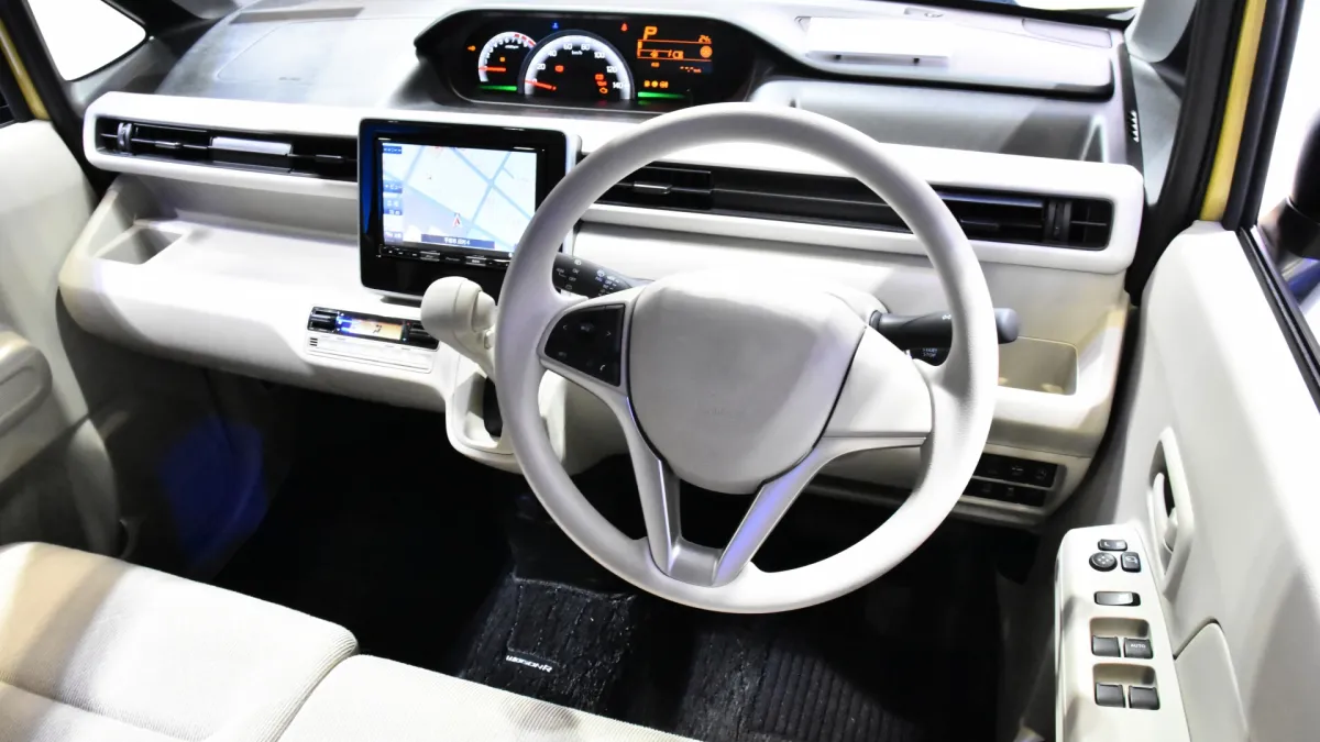 左駕右駕大解密:台灣為何是左駕?日本為何是右駕?汽車方向盤位置背後的歷史真相!