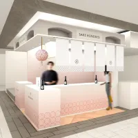 SAKE HUNDREDが3月にGINZA SIXで桜のポップアップを開催し、初の300mlボトルを先行販売するほか、多言語対応スタッフも常駐しインバウンド需要に応える。(写真/株式会社Clear提供) SAKE HUNDREDが3月にGINZA SIXで桜のポップアップを開催し、初の300mlボトルを先行販売するほか、多言語対応スタッフも常駐しインバウンド需要に応える。(写真/株式会社Clear提供)
