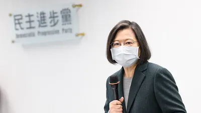 民進黨今(9)日召開中常會,有兩農業縣立委直接向總統蔡英文(見圖)請命,盼能更顧及農民端、消費者端的權益。(民進黨提供)