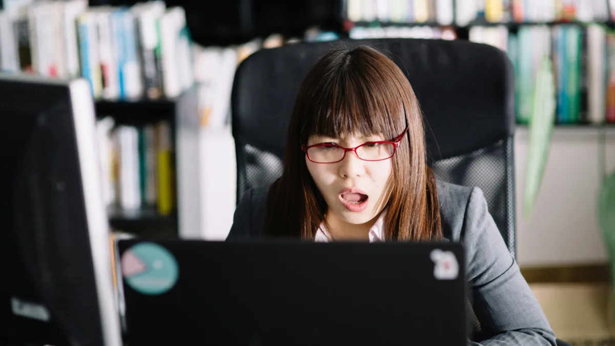 網路上,只要不符合主流美麗標準,都有可能被無聊酸民稱為恐龍妹。(圖/すしぱく@pakutaso)