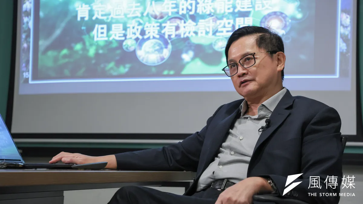 和碩聯合科技董事長童子賢感慨,台灣自我感覺良好却無視危機,處於「集體夢遊」狀態。(顏麟宇攝)