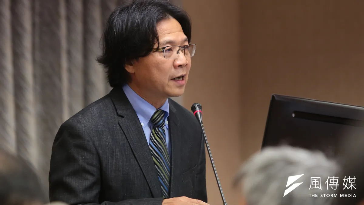 行政院去年底推動《老屋重建條例》,葉俊榮1日說明,初估立法後第一階段會來申請的可能有3萬4000戶,估計能帶動的營建產值是2兆7000億元。(顏麟宇攝)