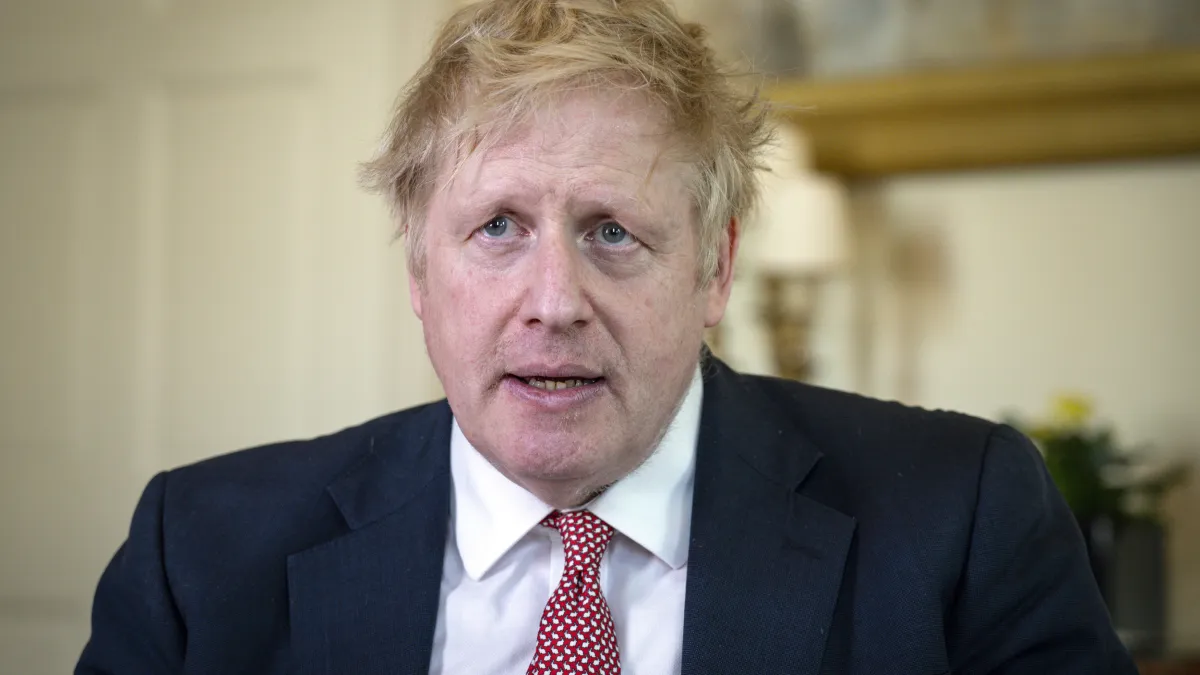 2020年4月12日,罹患新冠肺炎的英國首相強森(Boris Johnson)痊癒出院(AP)