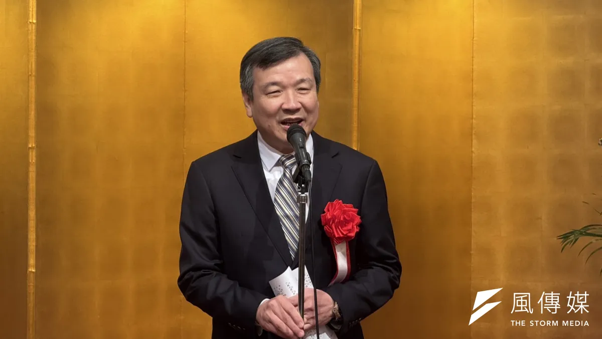 202502206-「日本台灣親善協會」6日晚間在東京都內飯店舉行「2025新春互禮會」,有多名日本國會議員參加。駐日代表李逸洋。(黃信維攝)