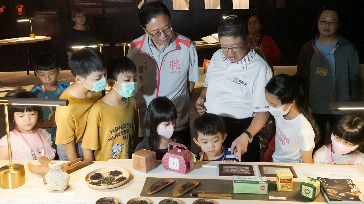 桃園市長張善政接待新竹縣長楊文科,參觀世客博,促進雙方交流。(圖/桃園市政府觀旅局提供) 桃園市長張善政接待新竹縣長楊文科,參觀世客博,促進雙方交流。(圖/桃園市政府觀旅局提供)